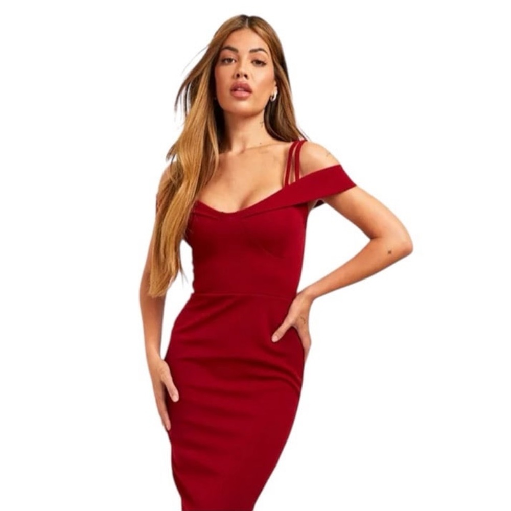 Fashion to Figure Dress STRAPPY COLD SHOULDER Red Dress Size 2X 
Elegant Dress